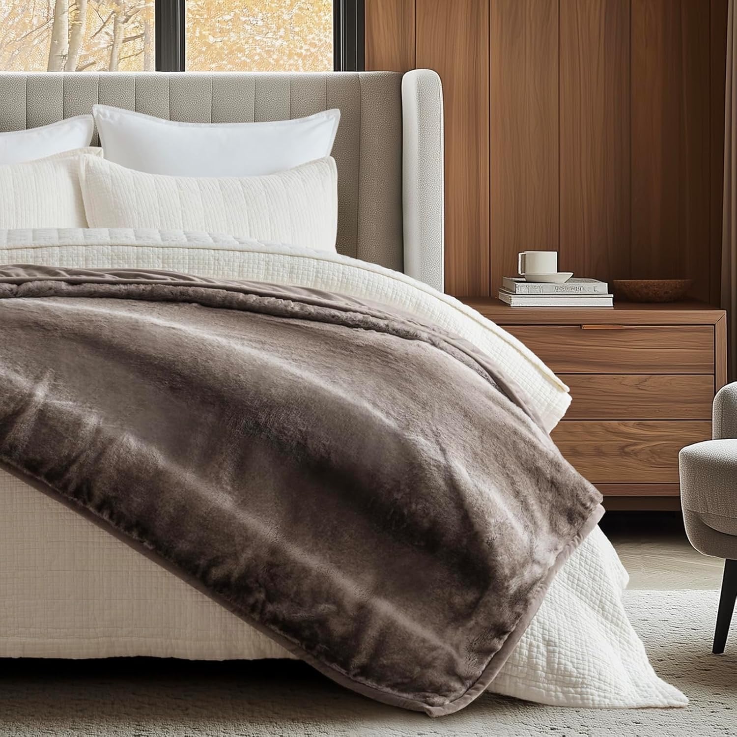 EVERGRACEHOME Mink Faux Fur Throw Blanket | Ultra-Soft Reversible Ombré Plush Blanket (60” x 80”)