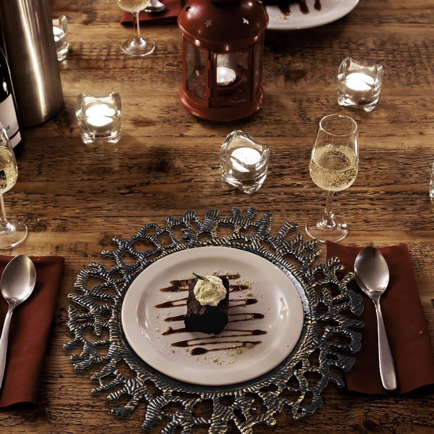 MAONAME 13 Inch Black Charger Plates Set of 6 | Round Plastic Table Chargers for Wedding Dinner Table Decor