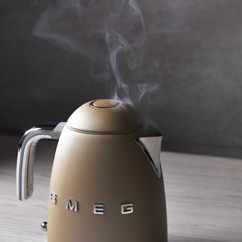 SMEG 50’s Retro Electric Kettle (7-Cup) | Luxury Water Kettle with Auto Shutoff (Matte Champagne)