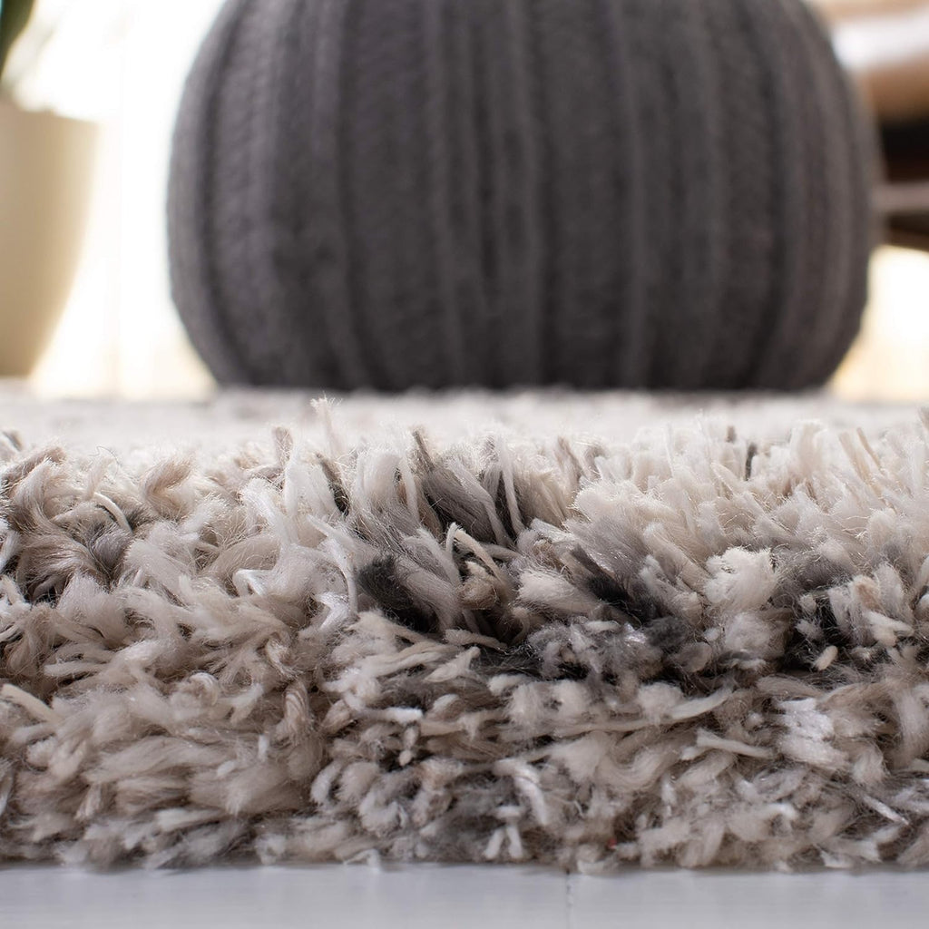 SAFAVIEH Iceland Shag Area Rug | Cream & Grey 5'3" x 7'6" Plush Modern Shag Rug