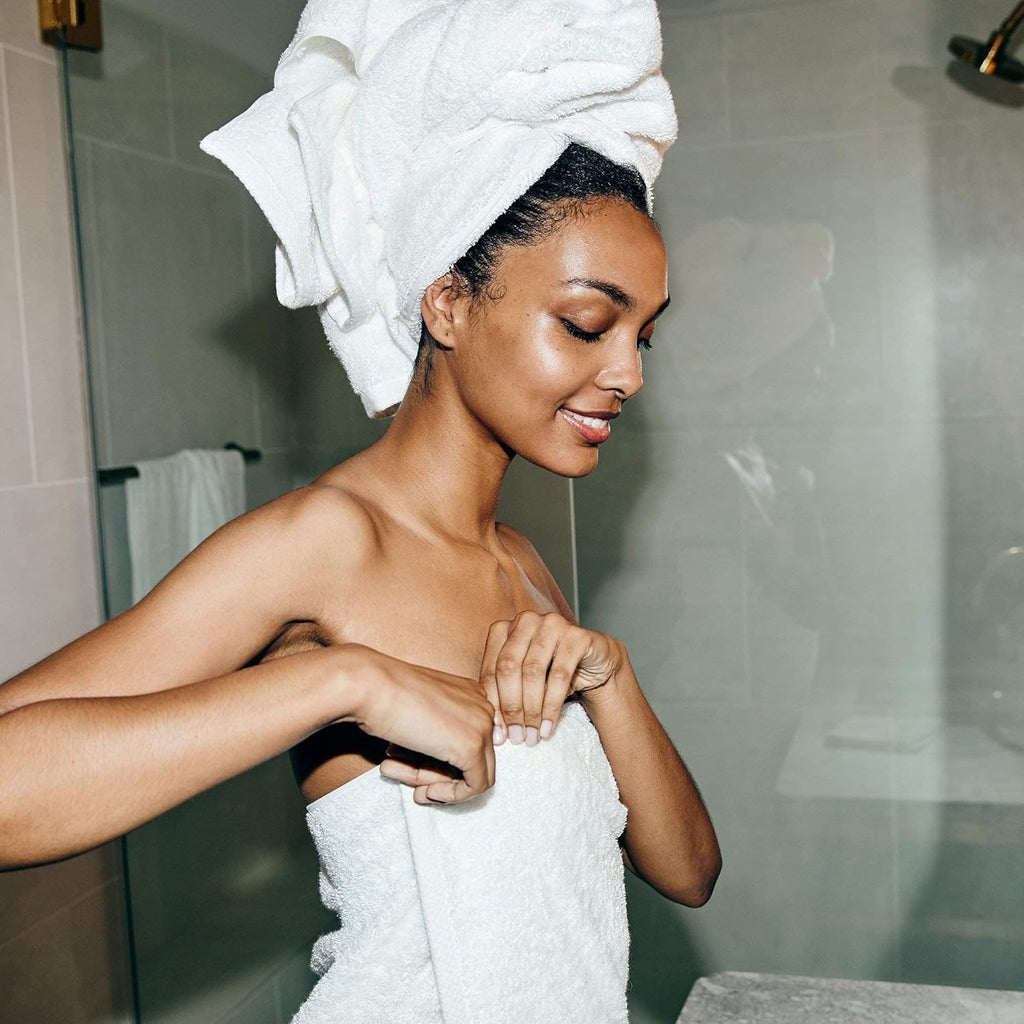 H by Frette Simple Border Bath Bundle | Luxury 100% Cotton Towels & Bath Mat Set
