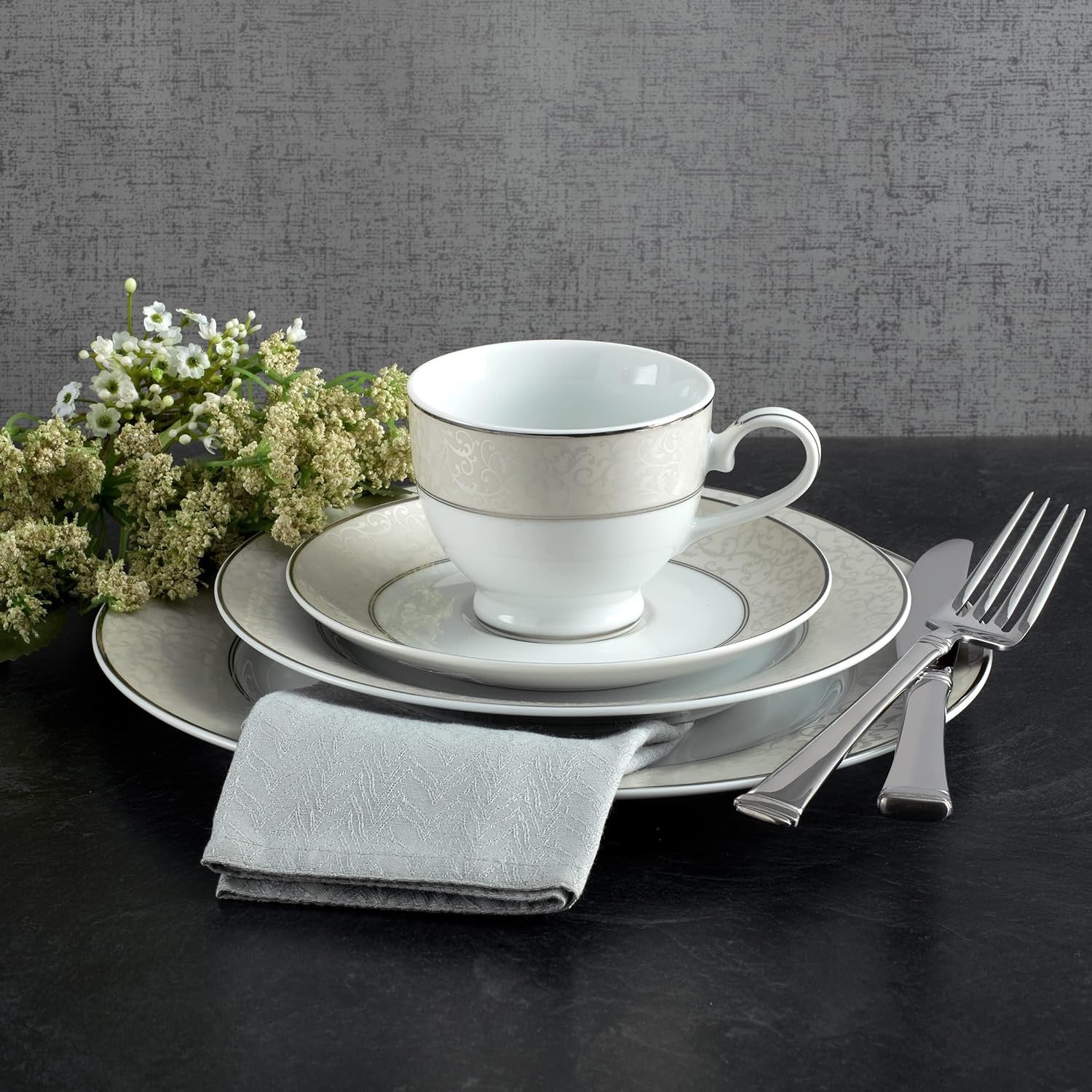 Mikasa Parchment 40-Piece Dinnerware Set | Service for 8 Contemporary Porcelain Plates, Bowls & Mugs