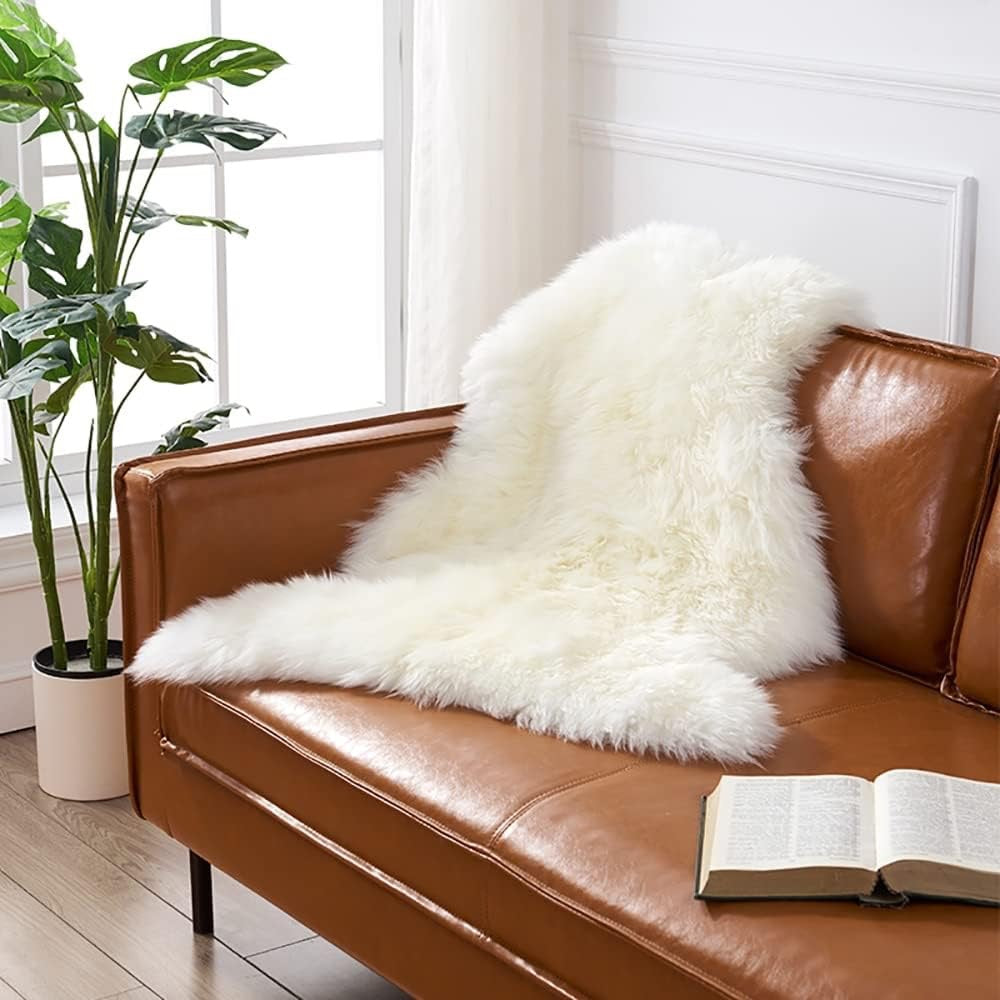 HUAHOO Genuine Australian Sheepskin Rug | Ivory 2' x 3' Natural Lambskin Accent Rug
