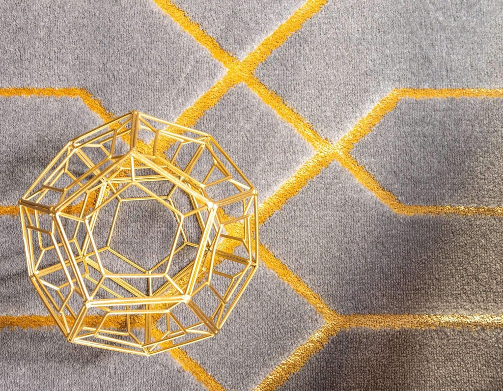Unique Loom Marilyn Monroe Glam Trellis Area Rug | Gray & Gold 5' x 8'