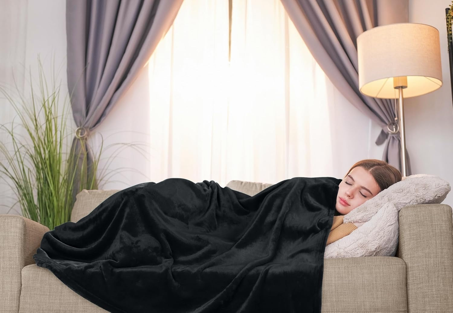 Utopia Bedding Black Fleece Throw Blanket | Ultra Soft Lightweight 50" x 70" Cozy Throw