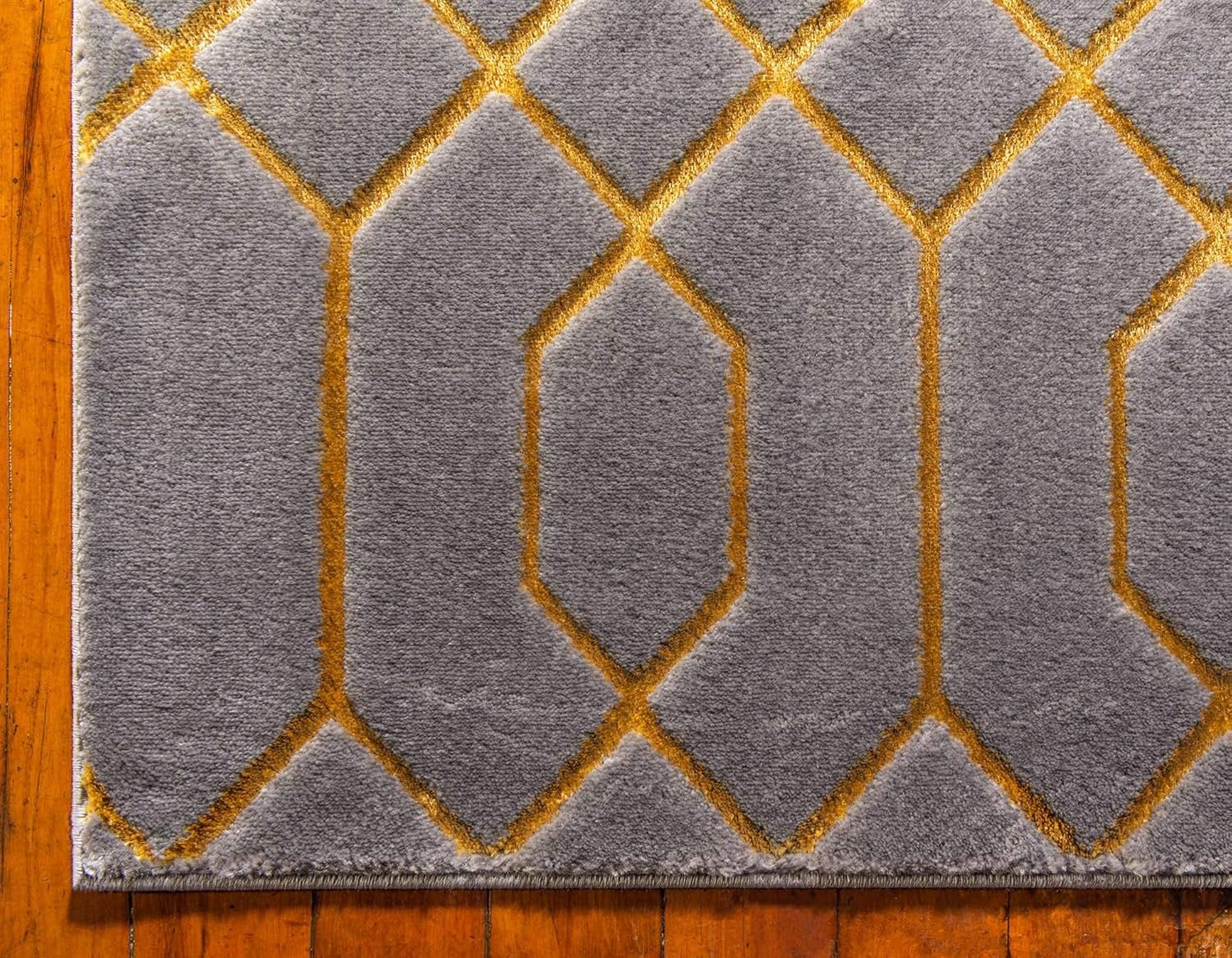 Unique Loom Marilyn Monroe Glam Trellis Area Rug | Gray & Gold 5' x 8'