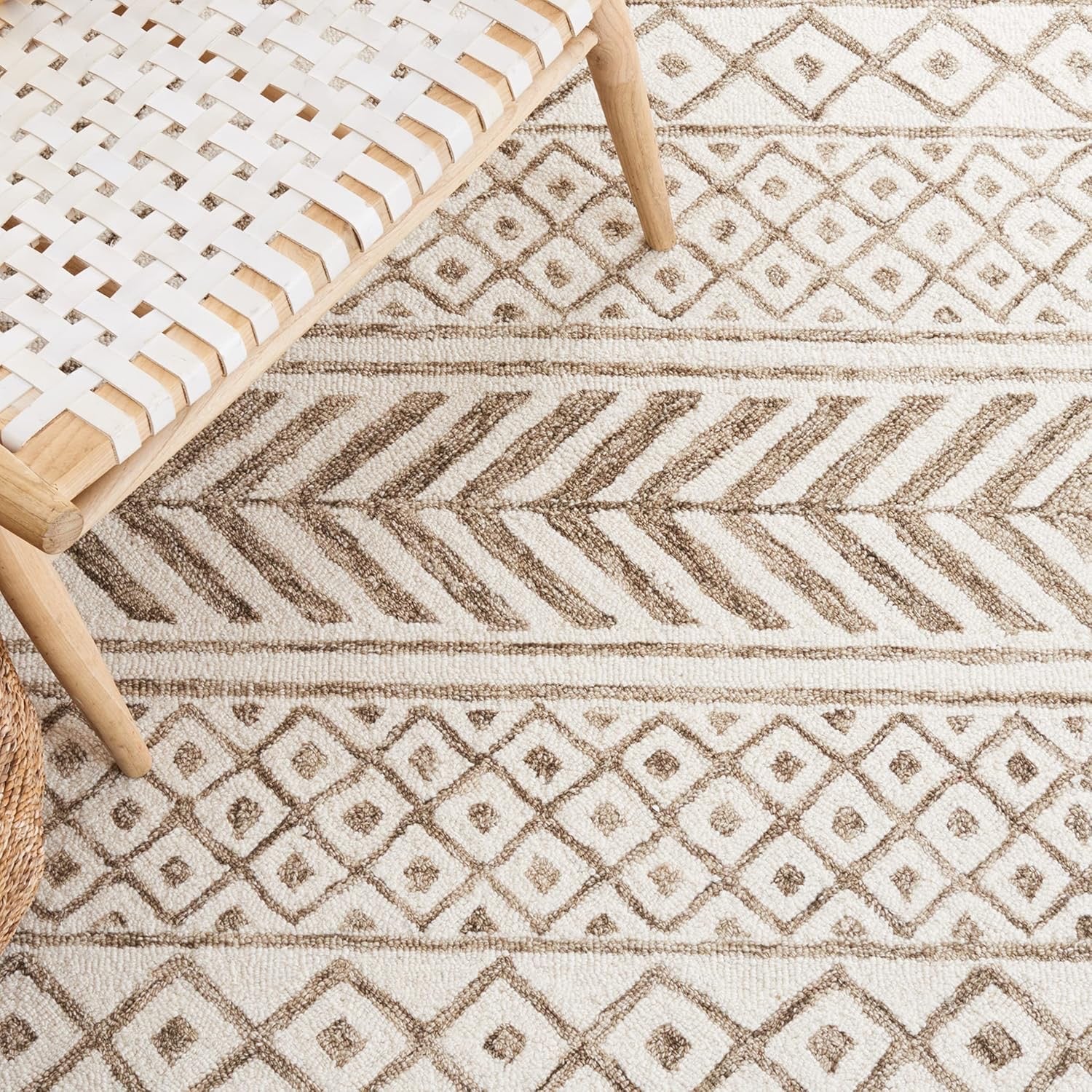 SAFAVIEH Metro MET353W Handmade Wool Area Rug | Ivory & Sage 5' x 8'