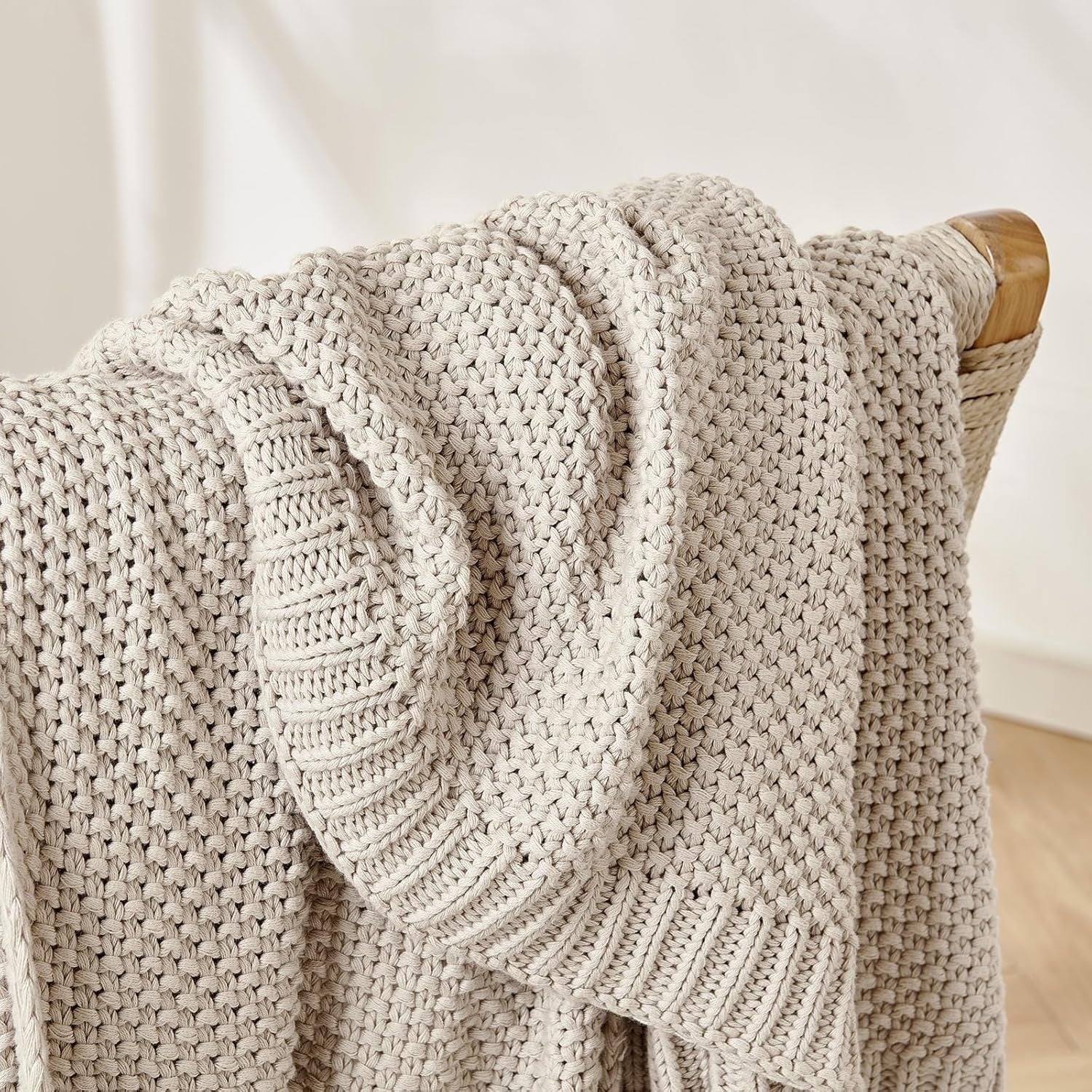 Joydeco Chunky Cable Knit Throw Blanket | Organic Cotton Cozy Knit Blanket (Beige, 51” x 63”)